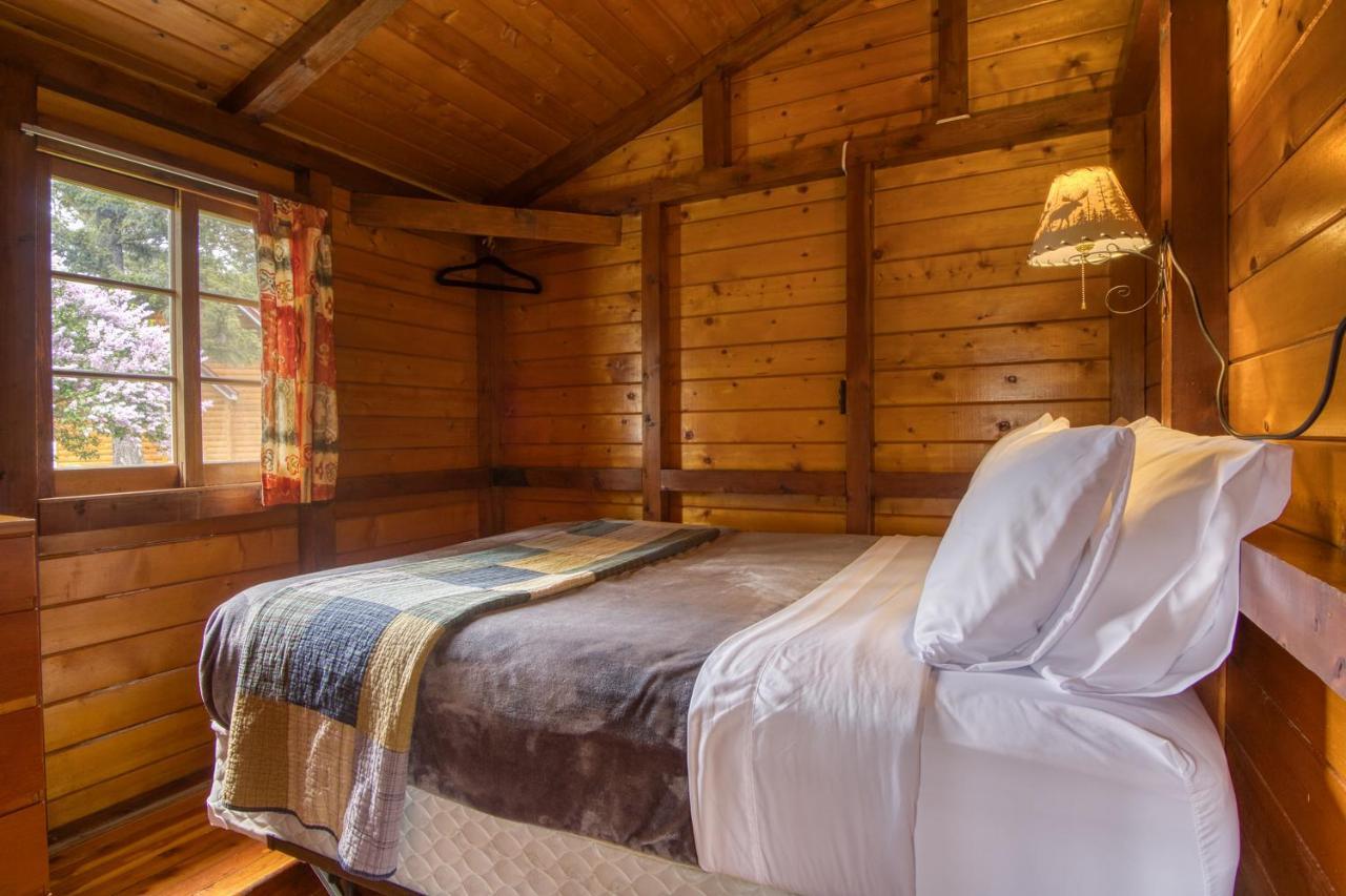 Timbers Resort Fairmont Hot Springs Extérieur photo